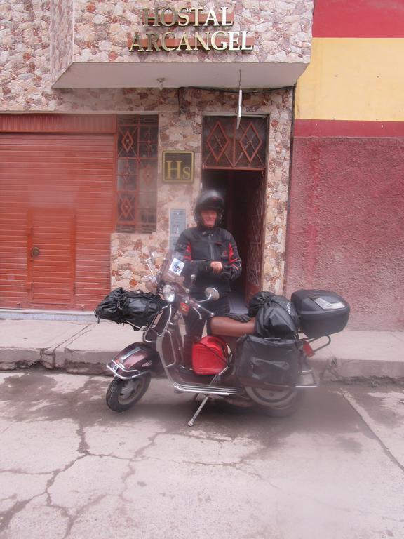 Hostal Arcangel Abancay エクステリア 写真